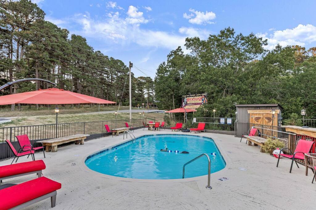 Stonegate Lodge King Bed Wifi 50In Roku Tv Salt Water Pool Room #102 Eureka Springs Ngoại thất bức ảnh